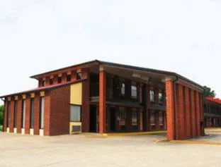 Super 8 by Wyndham Chattanooga Ooltewah hotel detail image 1