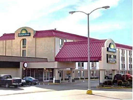 Clarion Inn & Suites Near Downtown hotel detail image 1