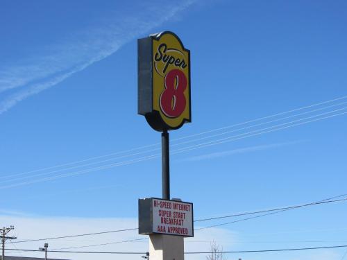 Super 8 by Wyndham Dalhart hotel detail image 1