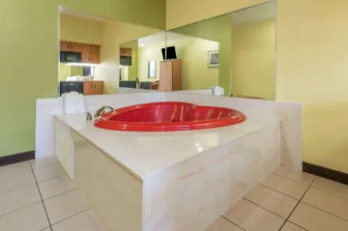 Quality Inn & Suites Fort Worth North - Haltom City hotel detail image 4