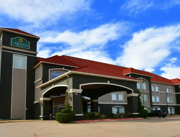 La Quinta Inn & Suites by Wyndham Glen Rose hotel detail image 2