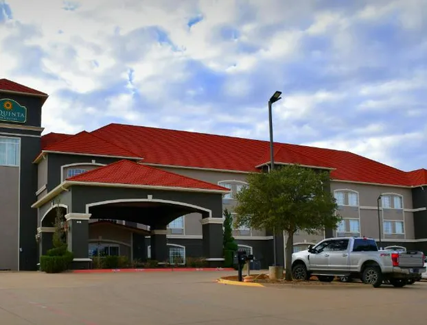 La Quinta Inn & Suites by Wyndham Glen Rose hotel detail image 4