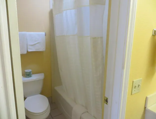 Executive inn & Suites hotel detail image 4