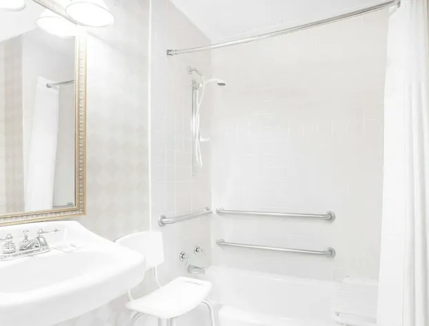 Baymont by Wyndham Paris hotel detail image 4