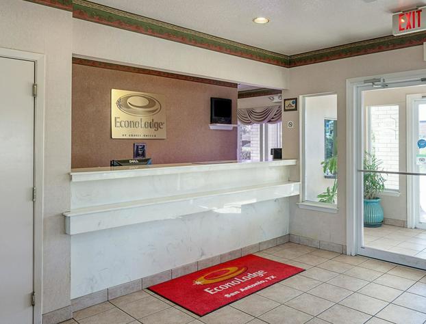 Econo Lodge Downtown South hotel detail image 3