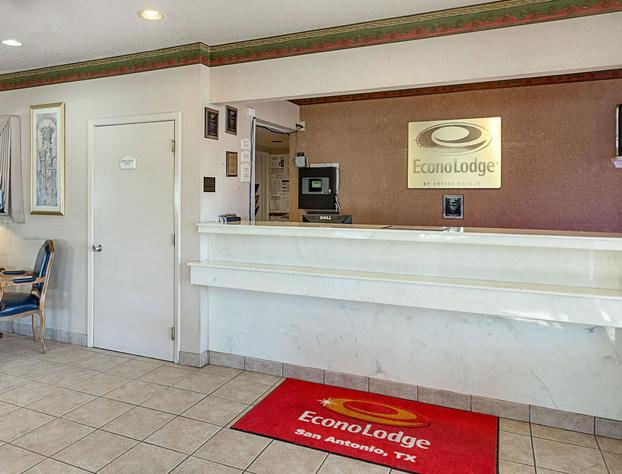 Econo Lodge Downtown South hotel detail image 4