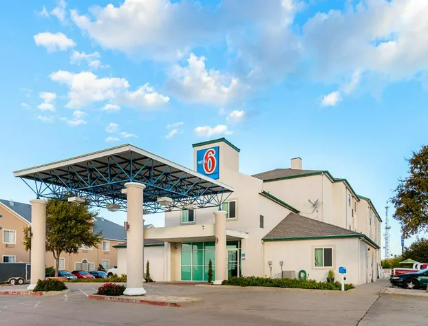 Motel 6 Weatherford, TX hotel detail image 1