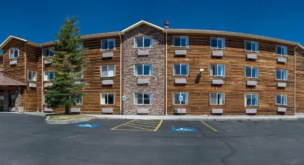 Pinedale Hotel & Suites hotel detail image 1