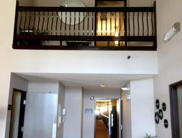 Super 8 by Wyndham Strafford/Springfield Area hotel detail image 4