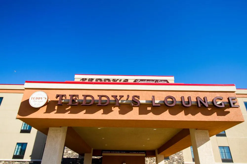 Teddy's Residential Suites Watford City hotel hero