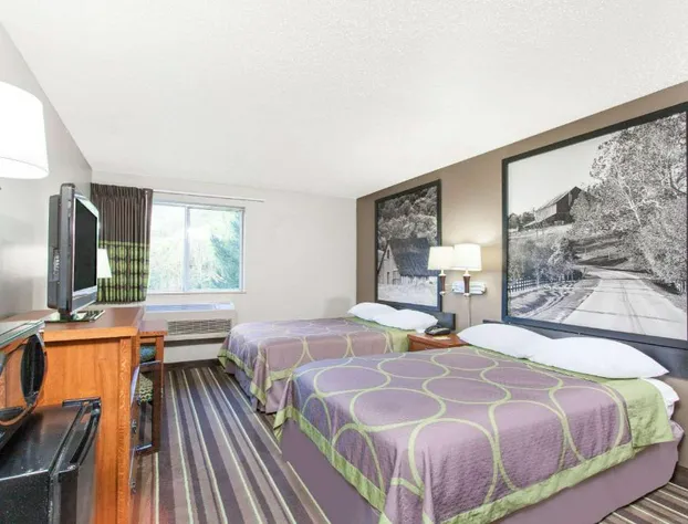 Super 8 by Wyndham Richlands/Claypool Hill Area hotel detail image 3