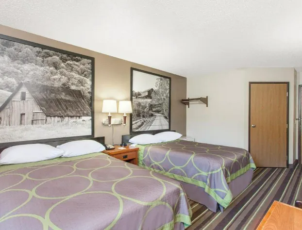 Super 8 by Wyndham Richlands/Claypool Hill Area hotel detail image 4