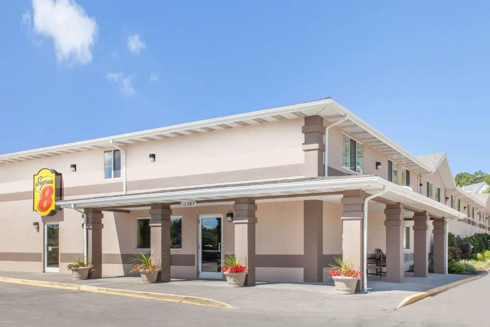 Super 8 by Wyndham Richlands/Claypool Hill Area hotel hero
