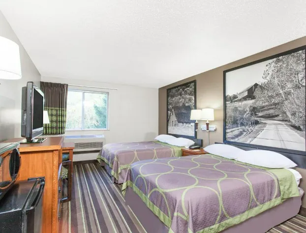 Super 8 by Wyndham Richlands/Claypool Hill Area hotel detail image 3