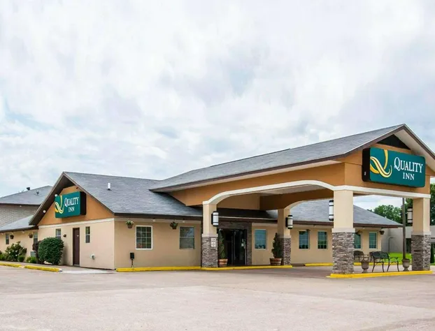 Quality Inn Cairo I-57 hotel detail image 1