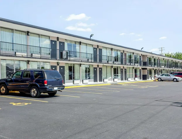 Econo Lodge hotel detail image 2