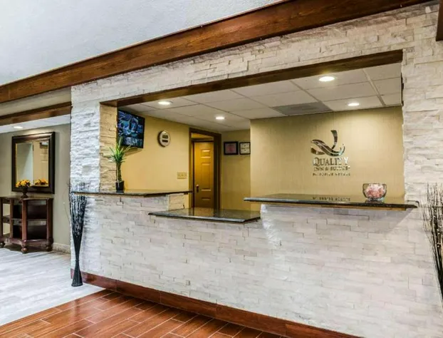 Quality Inn & Suites Winfield hotel detail image 3