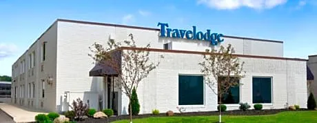 Travelodge by Wyndham Hubbard OH hotel hero
