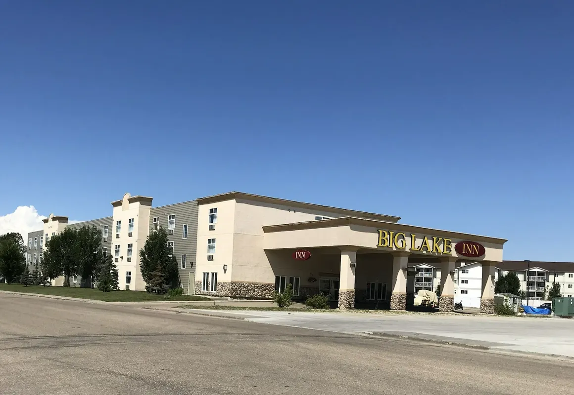 Big Lake Inn hotel hero