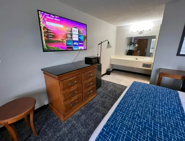 Travelodge by Wyndham Lincoln Northeast hotel detail image 4