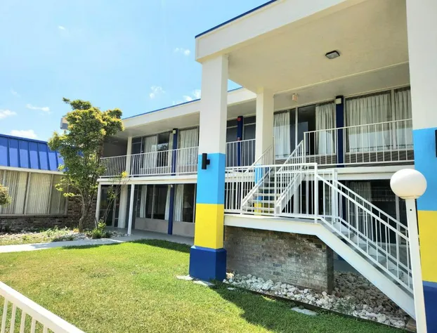 Days Inn by Wyndham Seguin TX hotel detail image 4