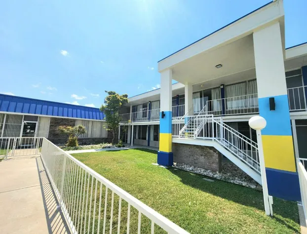 Days Inn by Wyndham Seguin TX hotel detail image 2