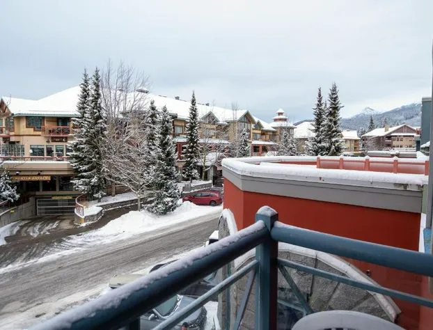 Alpenglow Lodge by MountainView hotel detail image 2