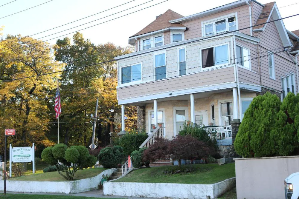 The Harbor House Bed & Breakfast hotel hero