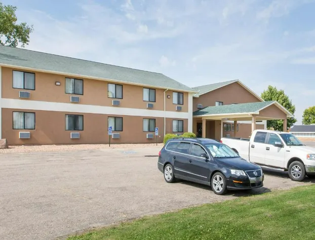 Super 8 by Wyndham Blue Earth hotel detail image 1