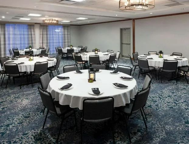 Hilton Garden Inn Naperville/Warrenville hotel detail image 1