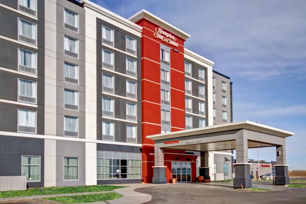 Hampton Inn & Suites by Hilton Medicine Hat hotel hero