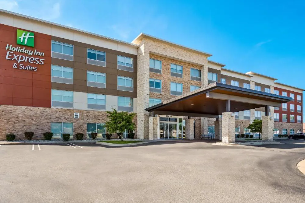Holiday Inn Express & Suites Detroit Northwest - Livonia by IHG hotel hero