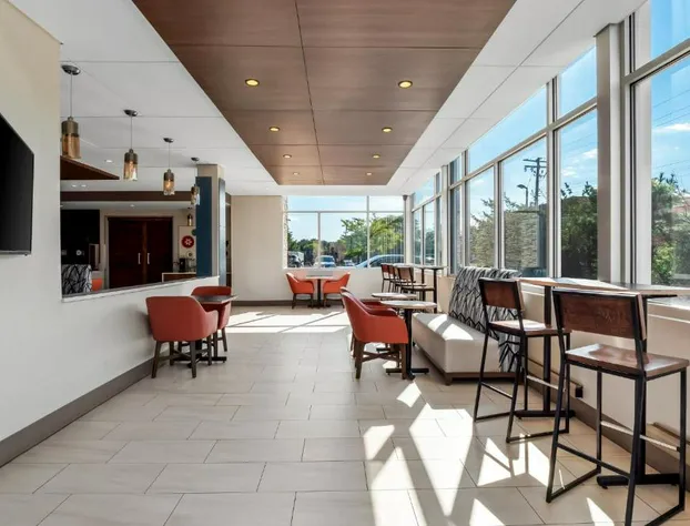 Holiday Inn Express & Suites Detroit Northwest - Livonia by IHG hotel detail image 2