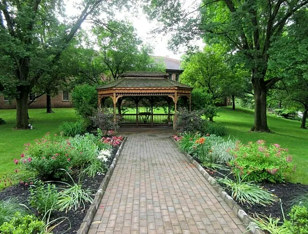 Quality Inn & Suites hotel detail image 1