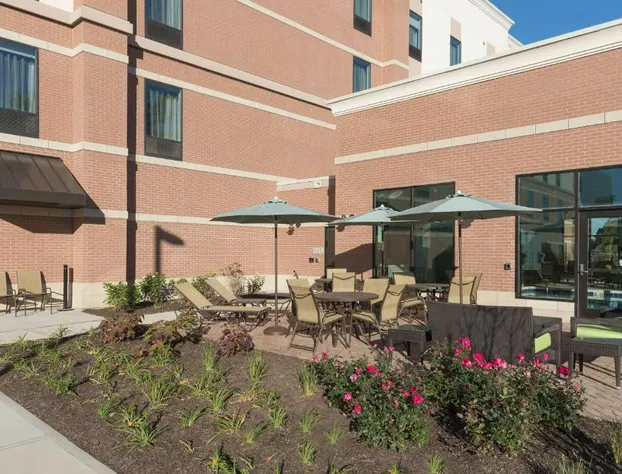 Hampton Inn & Suites Chicago Schaumburg hotel detail image 3