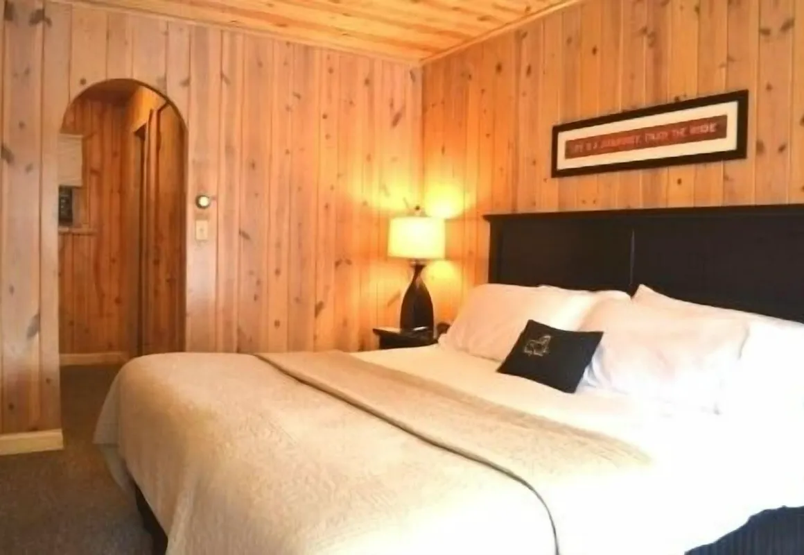 Harney Peak Inn hotel hero