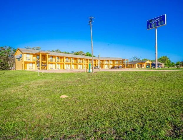 Regency Inn By OYO Rockdale TX hotel detail image 1