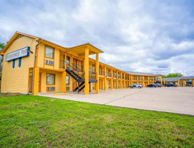 Regency Inn By OYO Rockdale TX hotel detail image 3