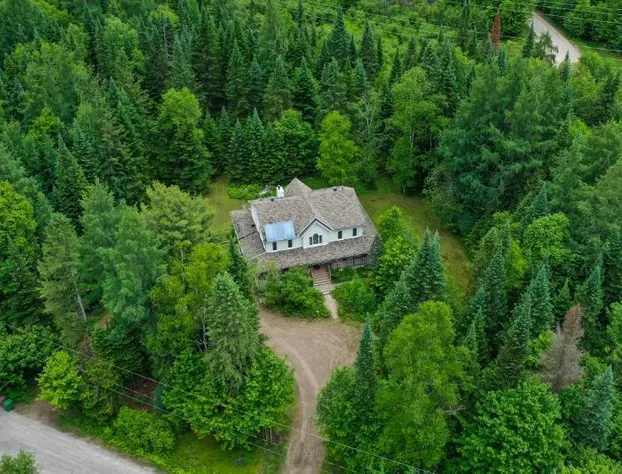 Gîte Crystal Inn hotel detail image 1