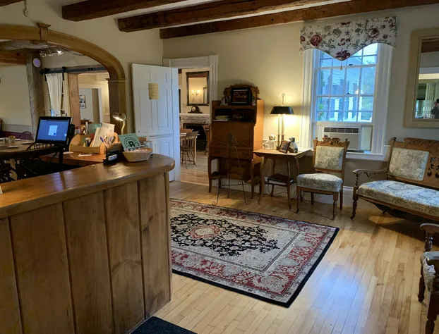 Lovett's Inn and Restaurant hotel detail image 3