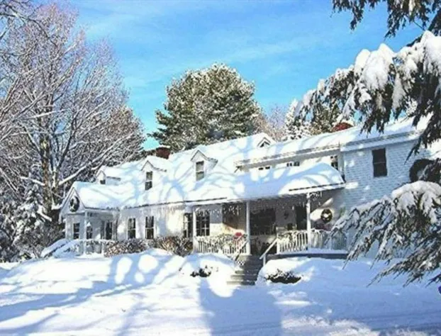 The Buttonwood Inn on Mt. Surprise hotel detail image 1