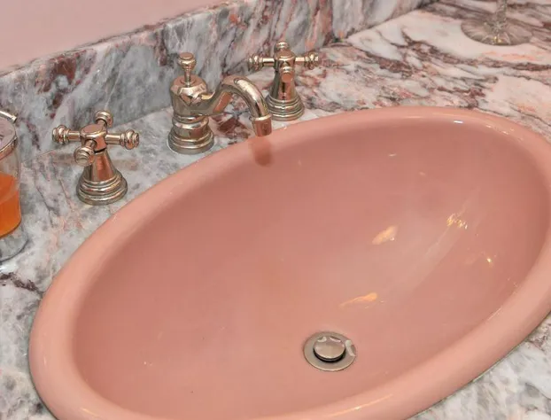 Bass Manor Bed and Breakfast & Art Museum hotel detail image 4