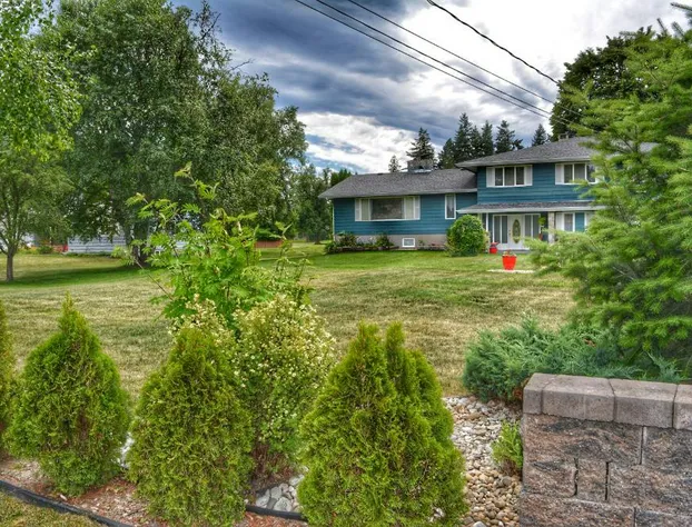 Sunny Shuswap B&B hotel detail image 3