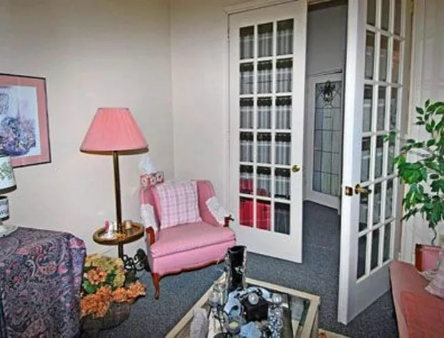 Sommerville Court Motel Bed & Breakfast hotel detail image 2