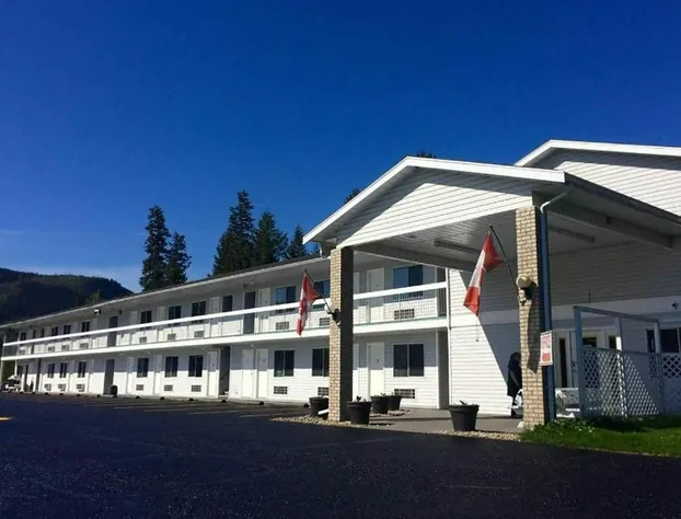 Super 8 by Wyndham Clearwater BC hotel detail image 1