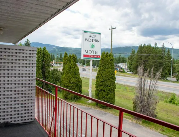 Super 8 by Wyndham Clearwater BC hotel detail image 3