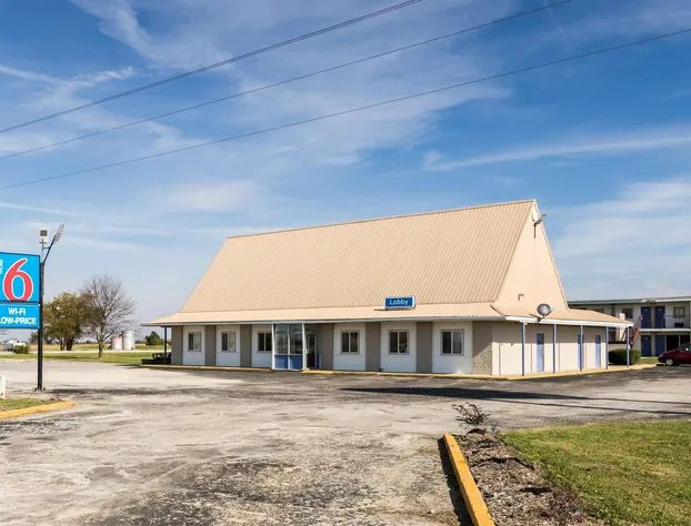 Motel 6-Mattoon, IL hotel detail image 1