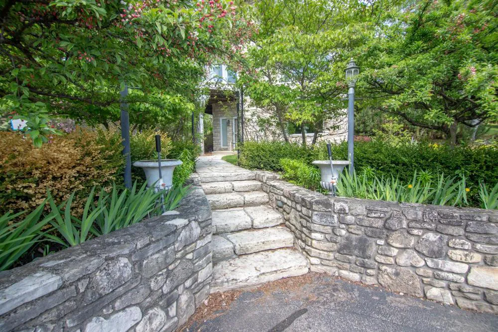 Coachlite Inn hotel hero