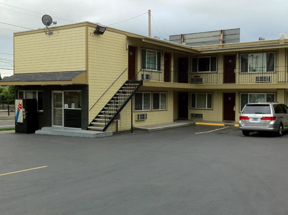 Economy INN hotel hero