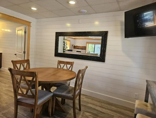 Otter Creek Inn hotel detail image 4